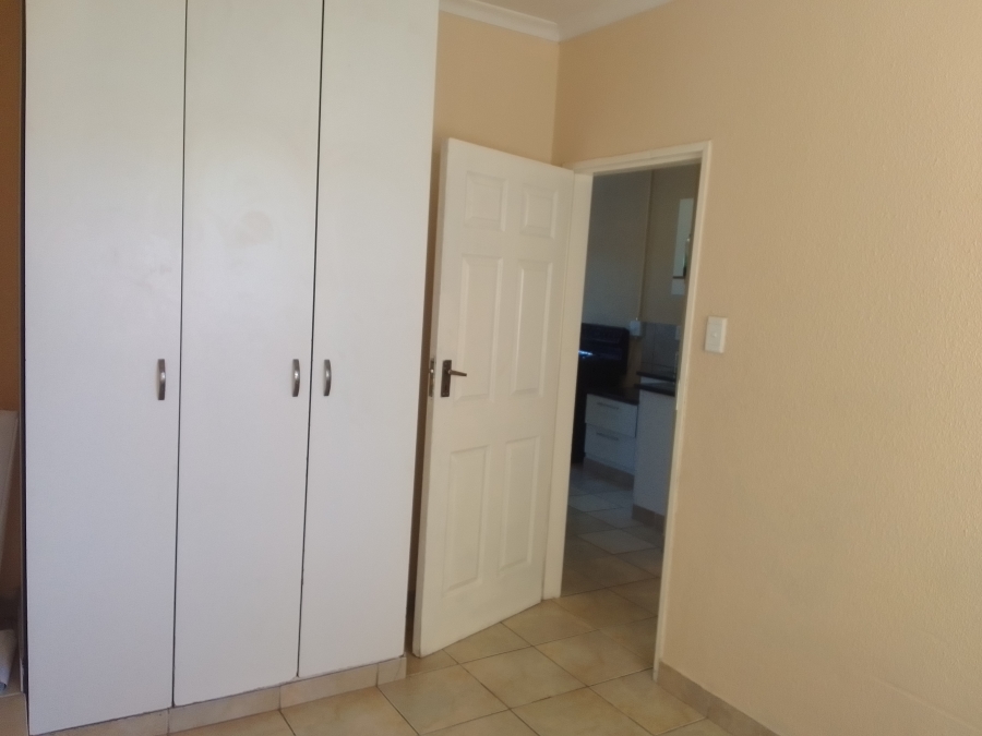 To Let 2 Bedroom Property for Rent in Mid Town North West